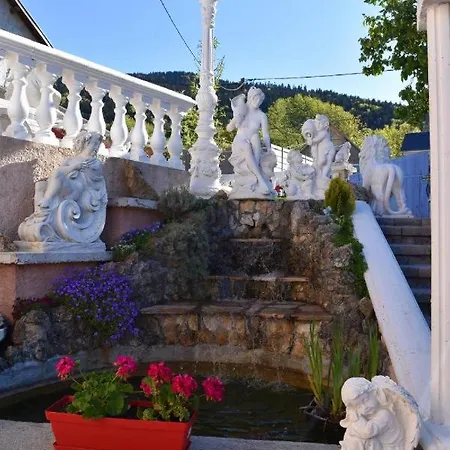 Hébergement de vacances Maison de 2 chambres avec vue sur la mer et jardin clos a Pierre Chatel Pierre-Chatel